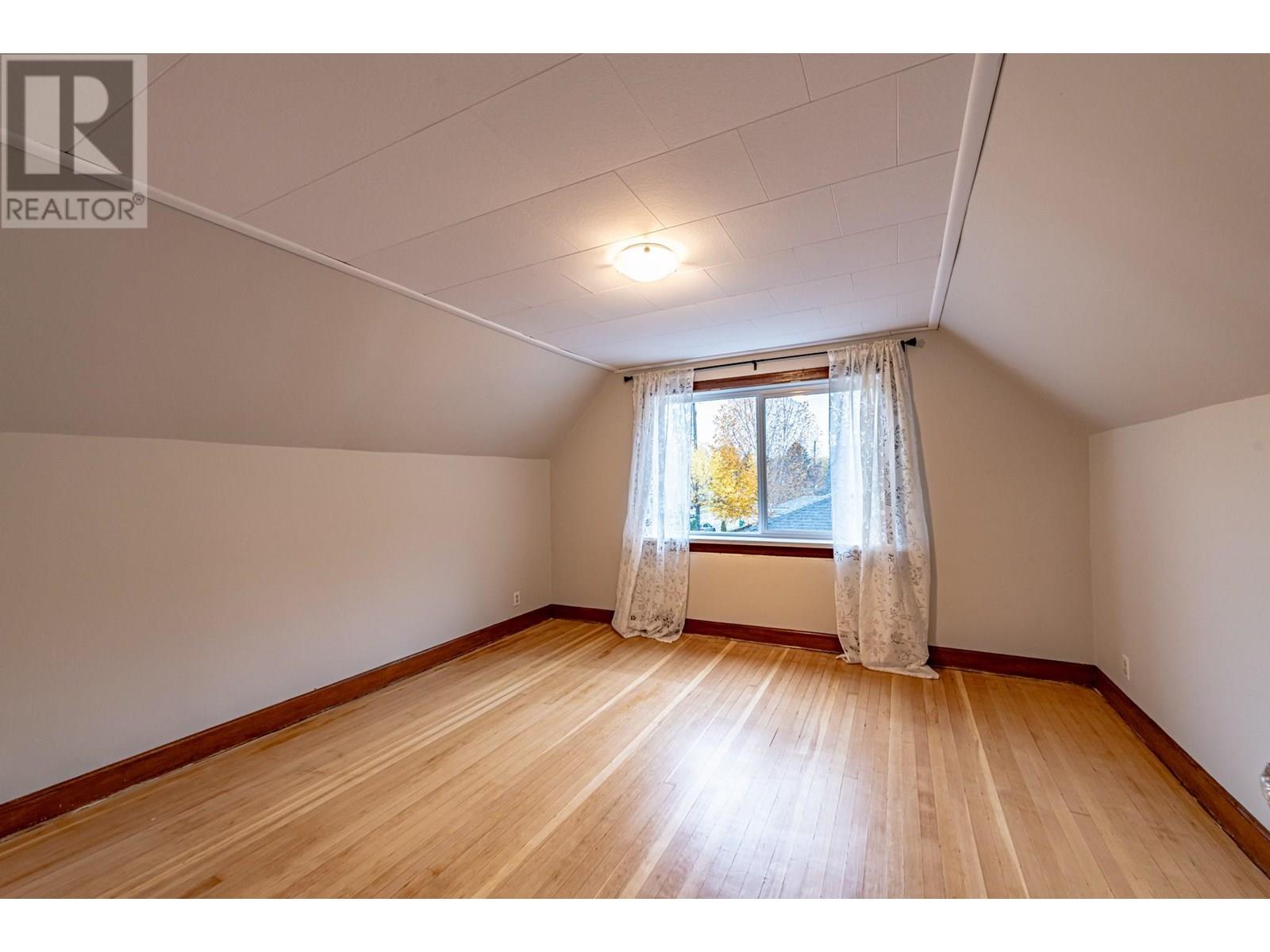 1237 Columbia Avenue, Trail, British Columbia  V1R 1J3 - Photo 19 - 10357288