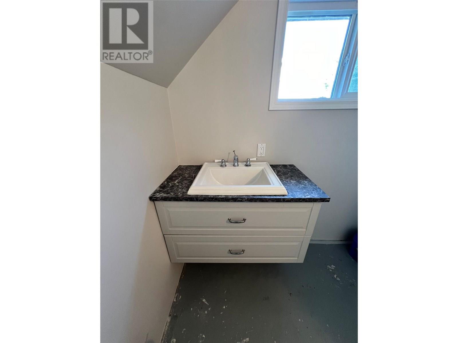 1237 Columbia Avenue, Trail, British Columbia  V1R 1J3 - Photo 28 - 10357288