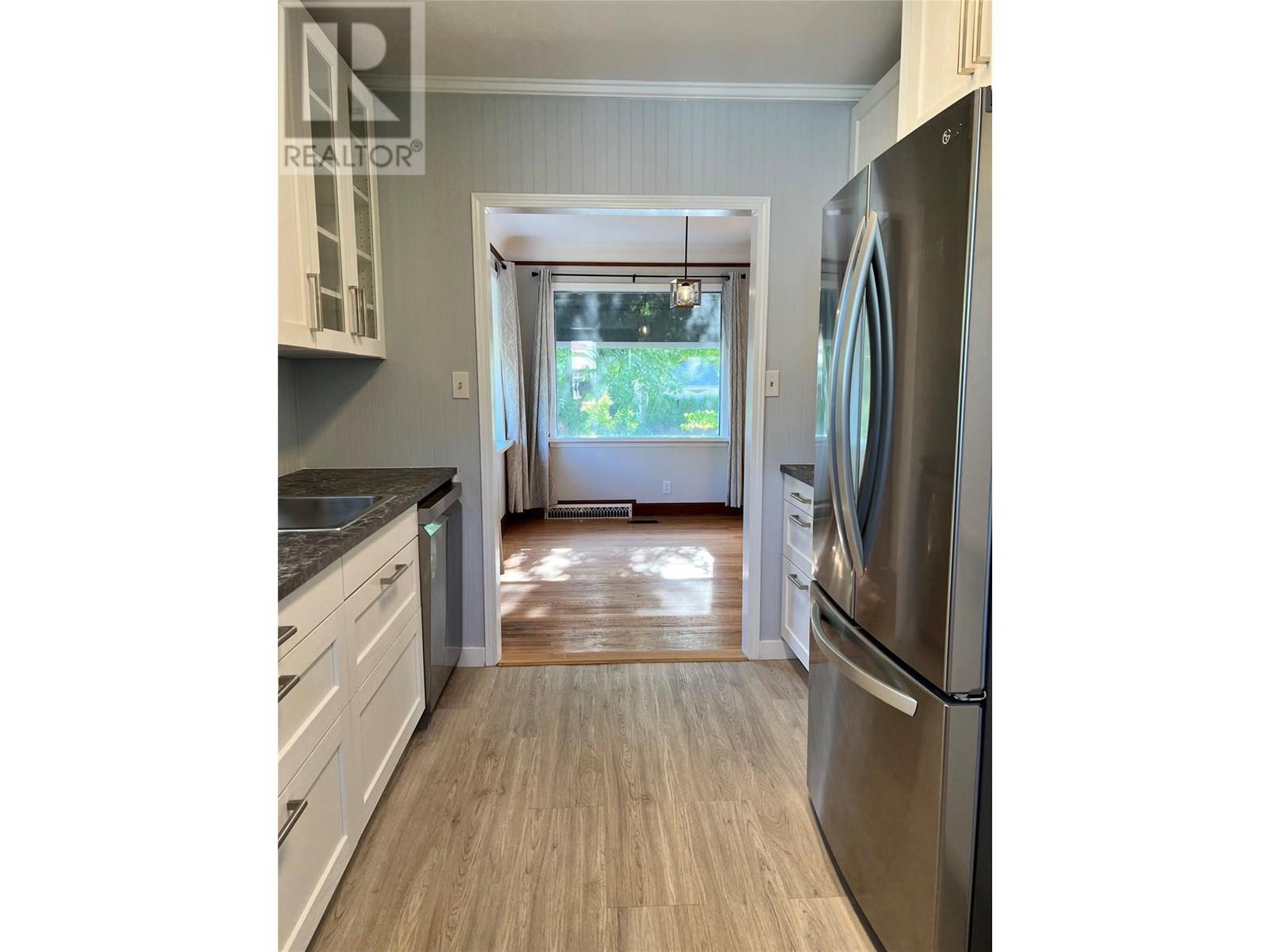 1237 Columbia Avenue, Trail, British Columbia  V1R 1J3 - Photo 5 - 10357288