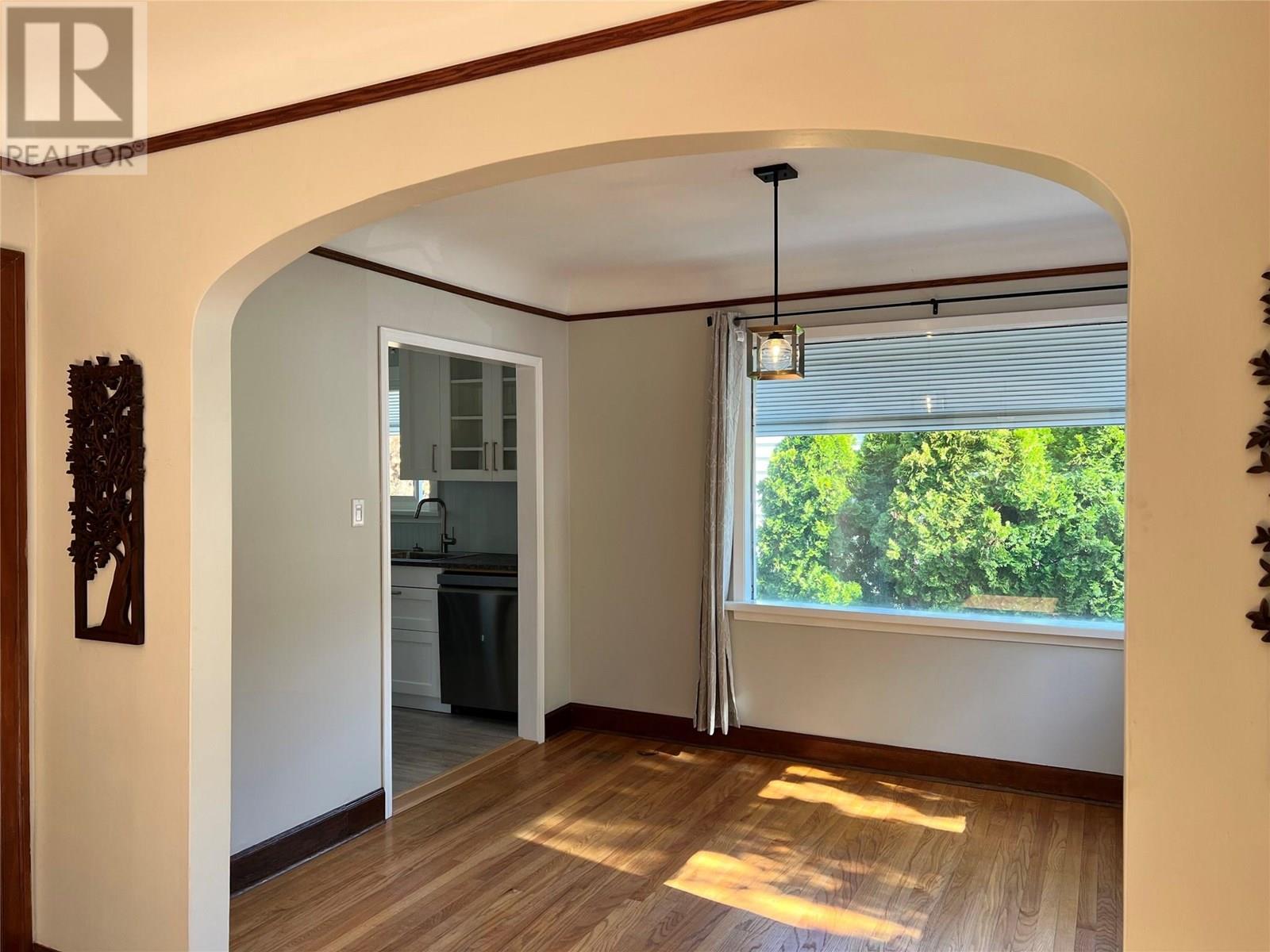 1237 Columbia Avenue, Trail, British Columbia  V1R 1J3 - Photo 6 - 10357288