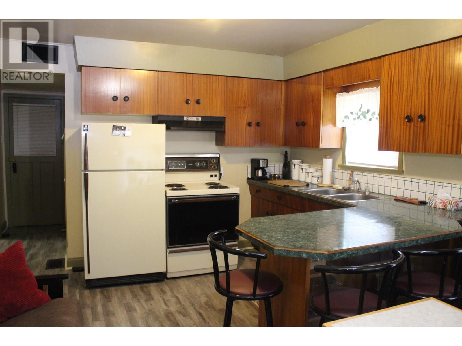 154 Kitchener Street, Trail, British Columbia  V1R 3M1 - Photo 37 - 10357525
