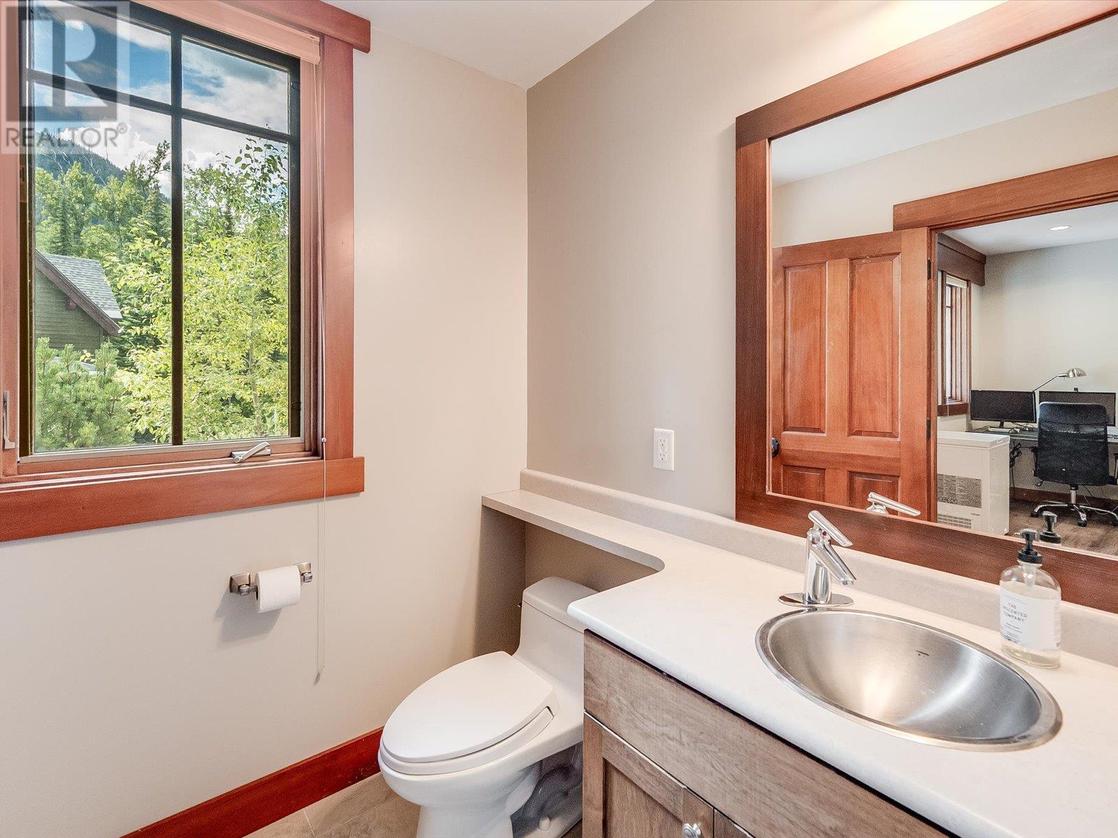 1002 Creekside Terrace Unit# A, Rossland, British Columbia  V0G 1Y0 - Photo 21 - 10349779