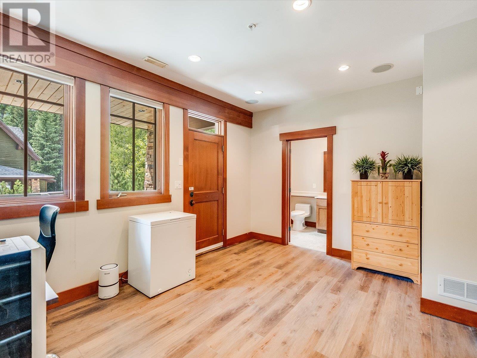 1002 Creekside Terrace Unit# A, Rossland, British Columbia  V0G 1Y0 - Photo 23 - 10349779