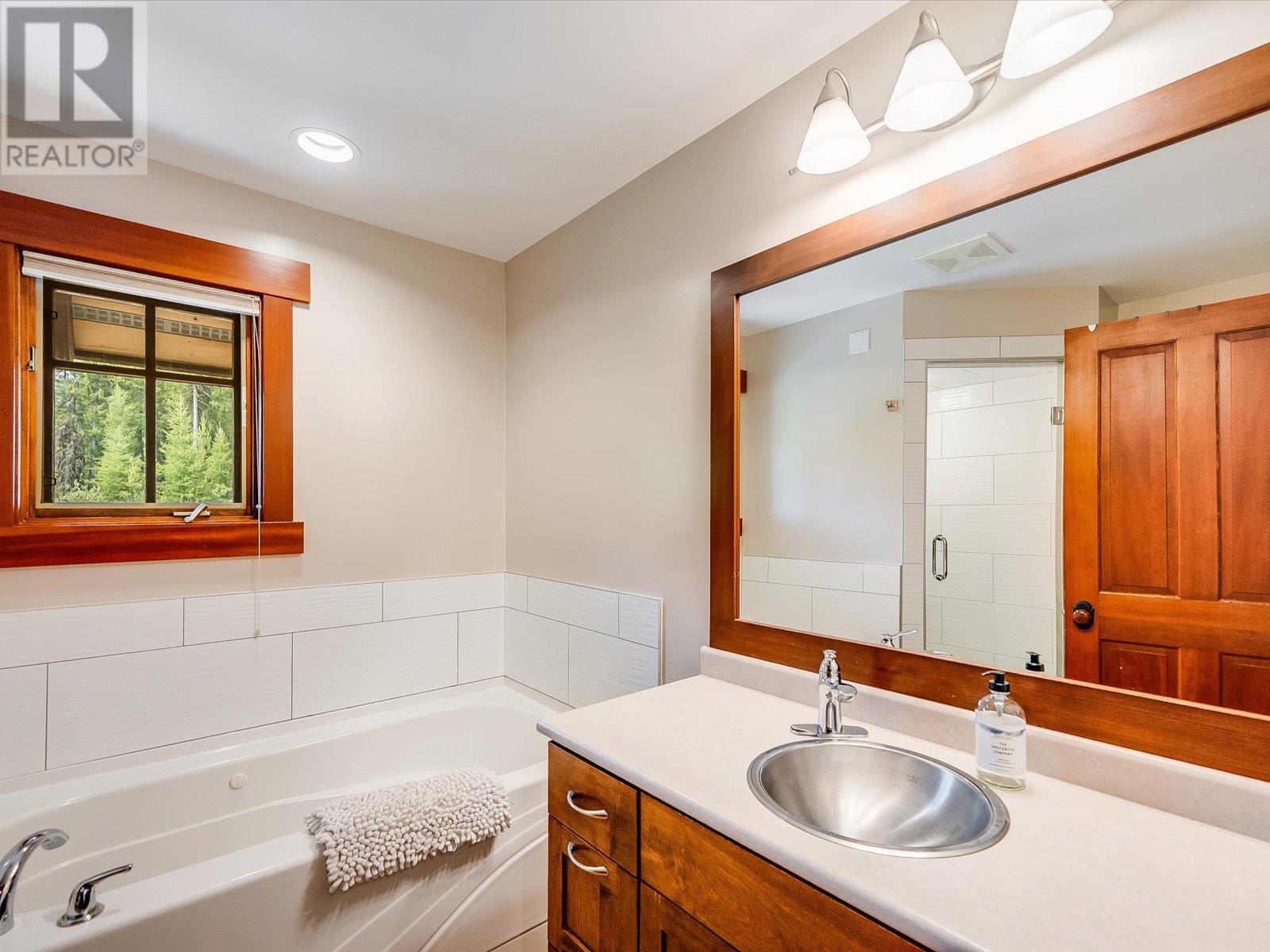 1002 Creekside Terrace Unit# A, Rossland, British Columbia  V0G 1Y0 - Photo 39 - 10349779