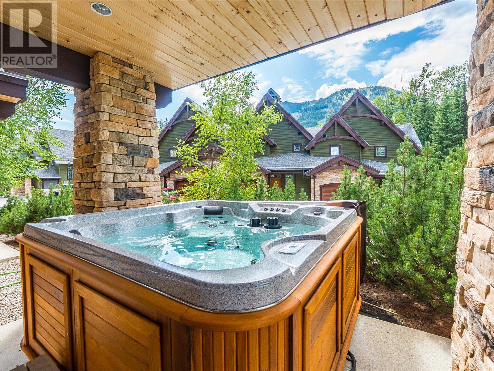1002 Creekside Terrace Unit# A, Rossland, British Columbia  V0G 1Y0 - Photo 4 - 10349779