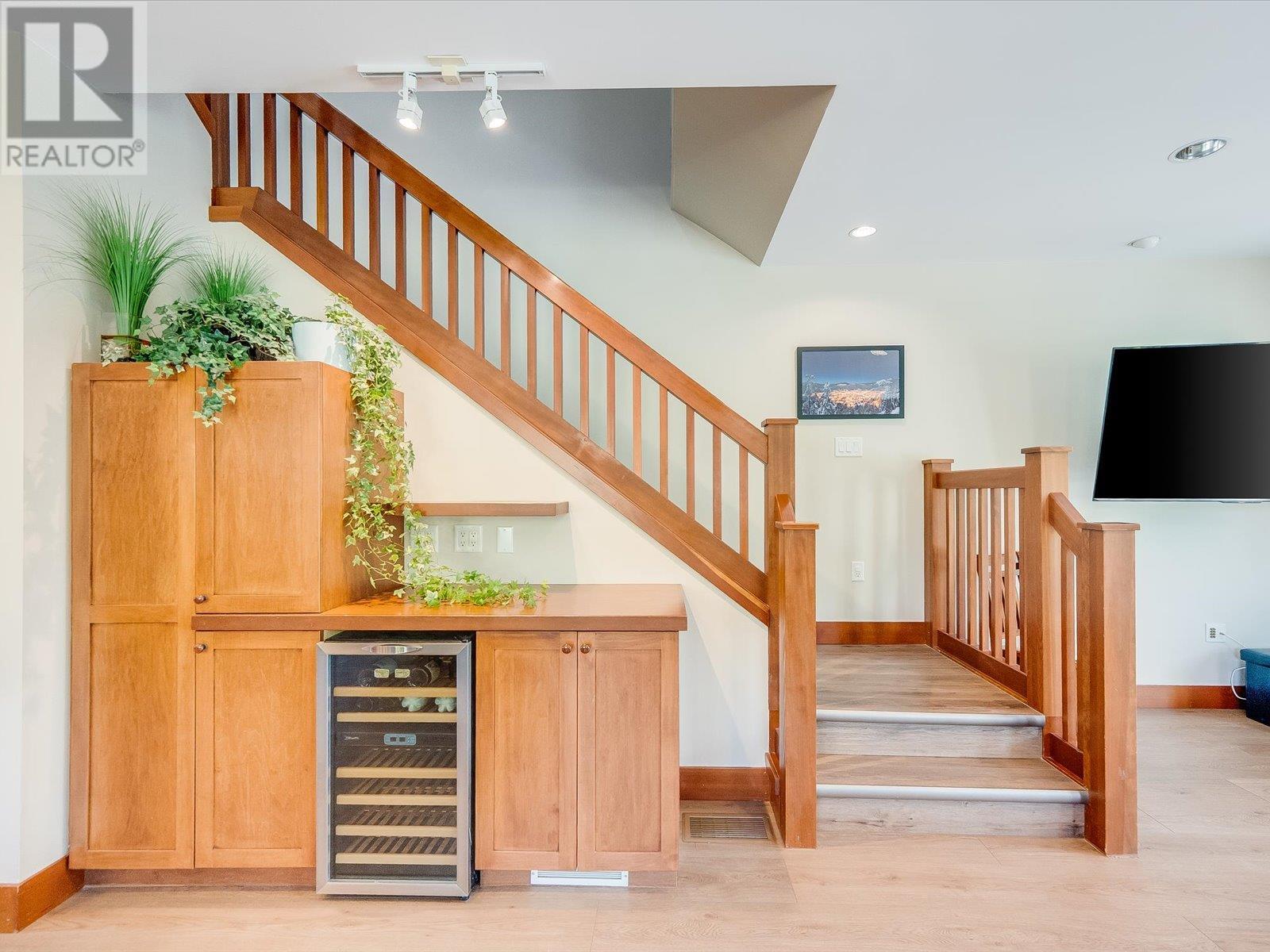 1002 Creekside Terrace Unit# A, Rossland, British Columbia  V0G 1Y0 - Photo 56 - 10349779