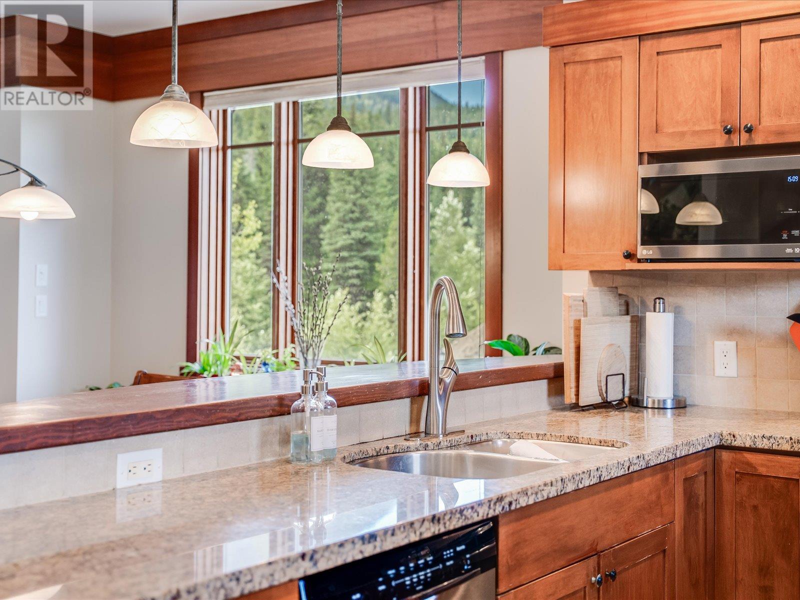 1002 Creekside Terrace Unit# A, Rossland, British Columbia  V0G 1Y0 - Photo 57 - 10349779