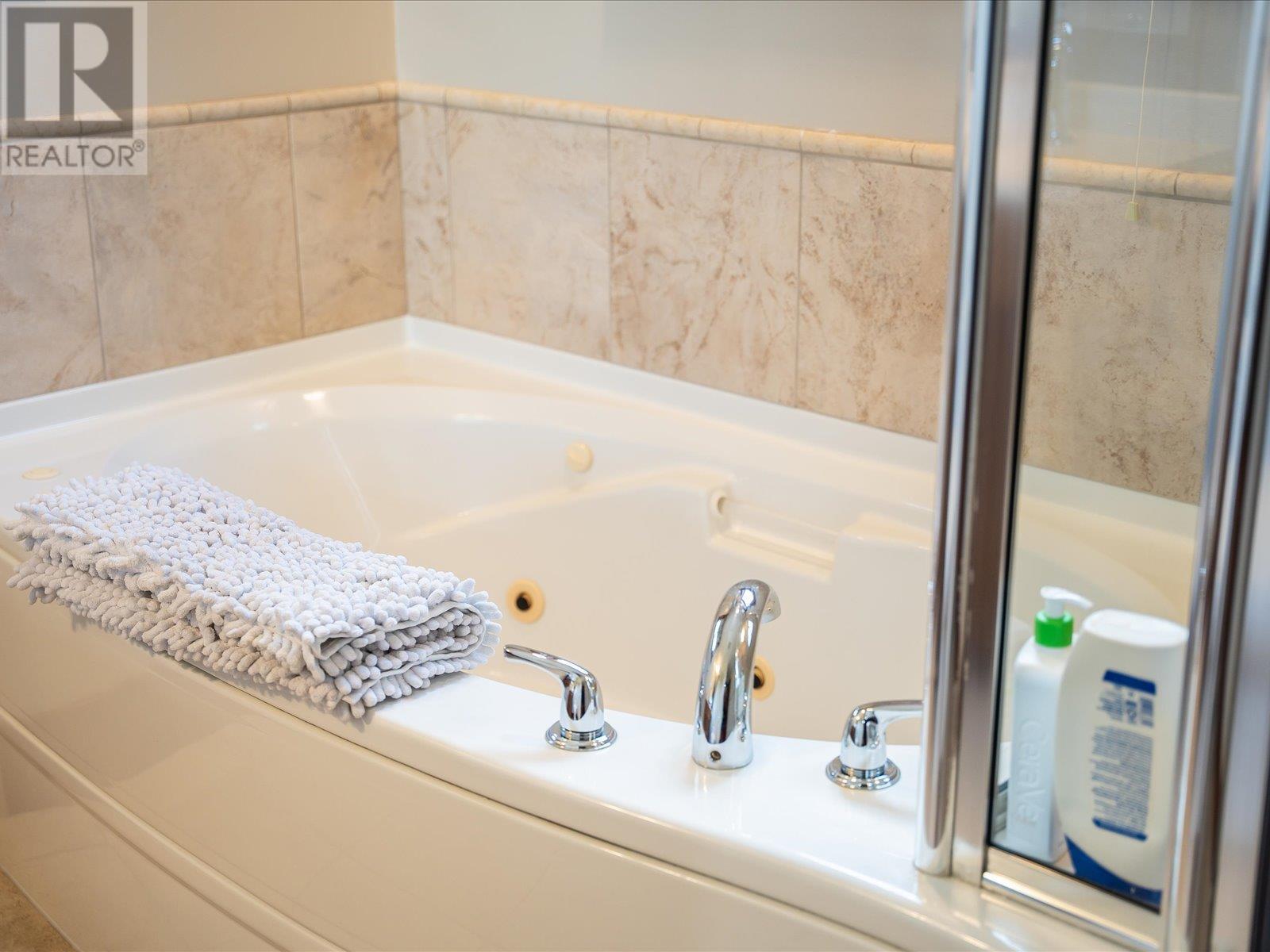 1002 Creekside Terrace Unit# A, Rossland, British Columbia  V0G 1Y0 - Photo 66 - 10349779