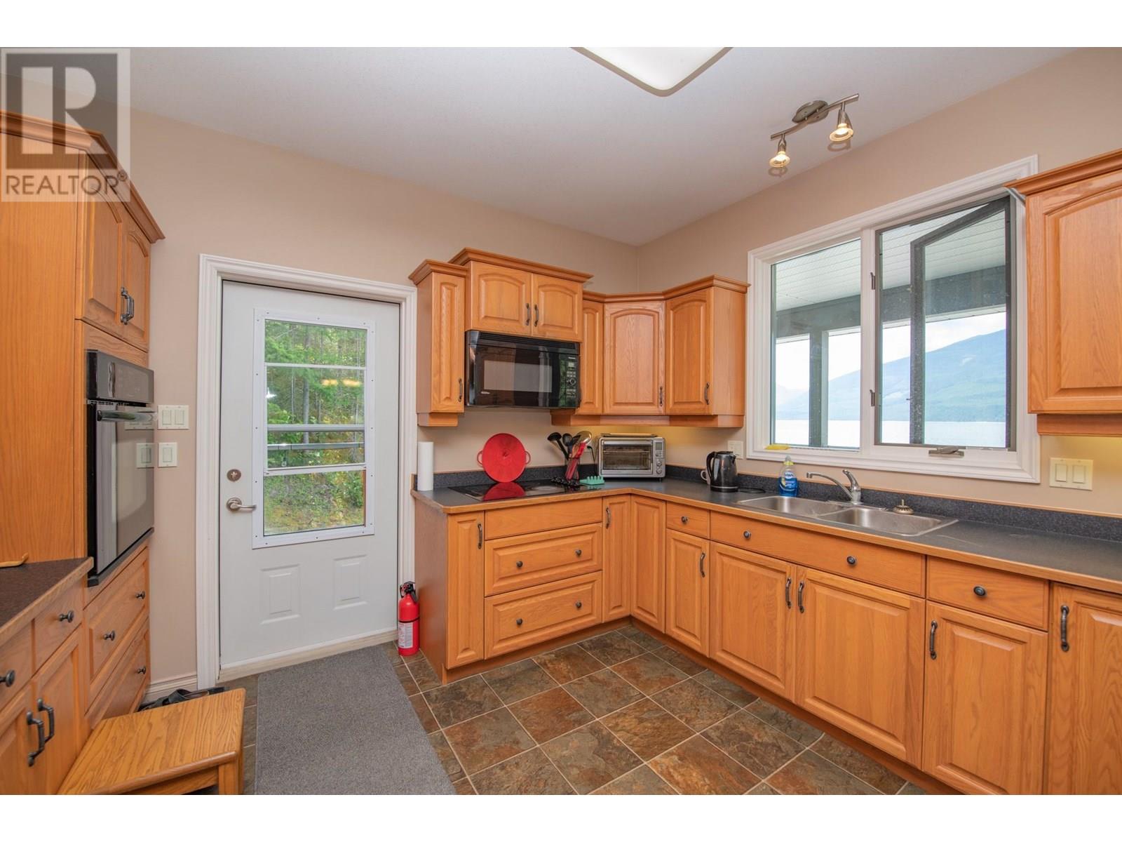 1710 Highway 6 Road, Nakusp, British Columbia  V0G 1R1 - Photo 19 - 10357882