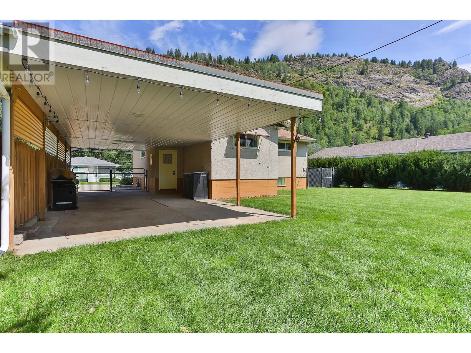 1164 Marianna Crescent, Trail, British Columbia  V1R 1E1 - Photo 25 - 10357389