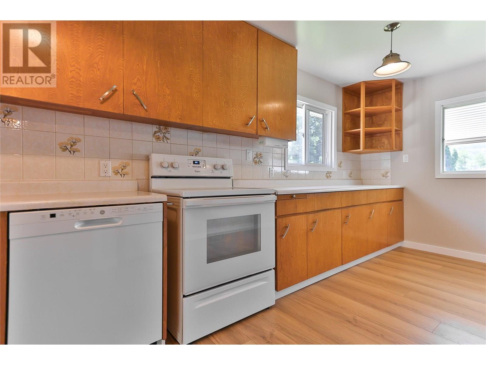 1164 Marianna Crescent, Trail, British Columbia  V1R 1E1 - Photo 6 - 10357389