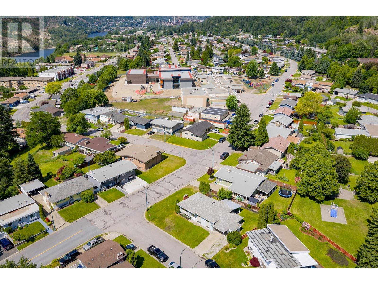 3725 Dogwood Drive, Trail, British Columbia  V1R 2V4 - Photo 3 - 10357865