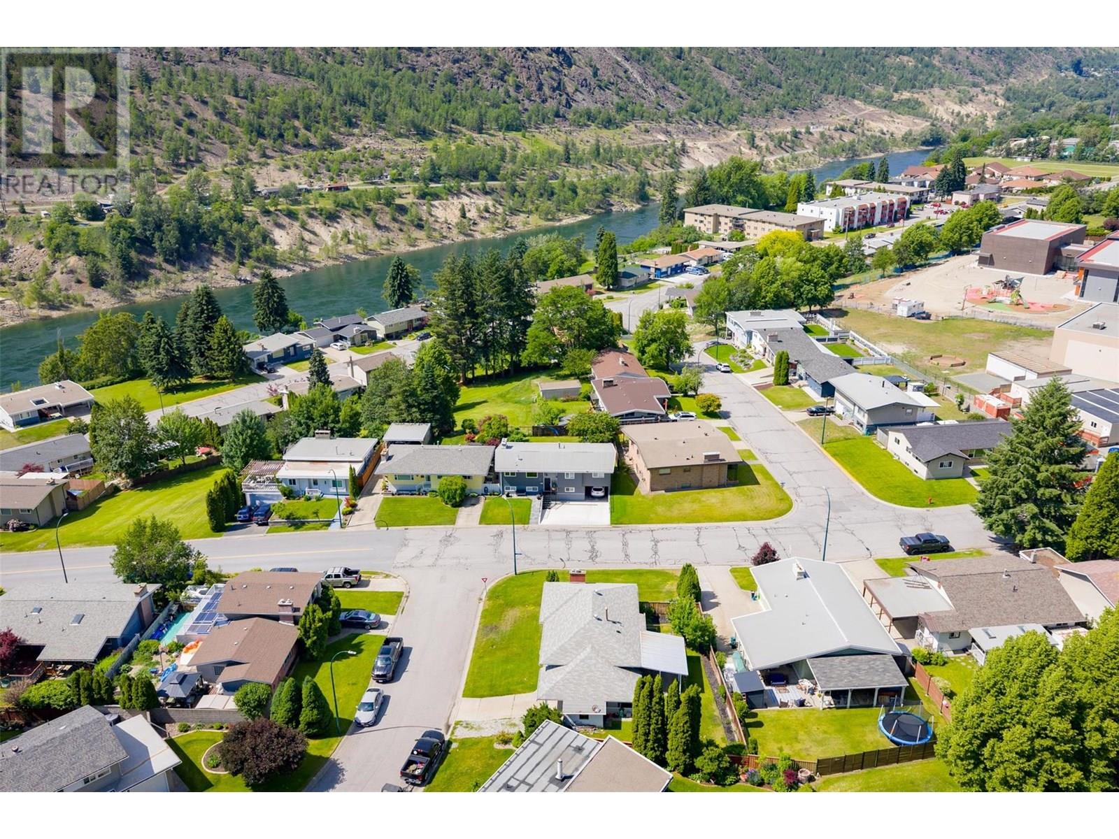 3725 Dogwood Drive, Trail, British Columbia  V1R 2V4 - Photo 4 - 10357865