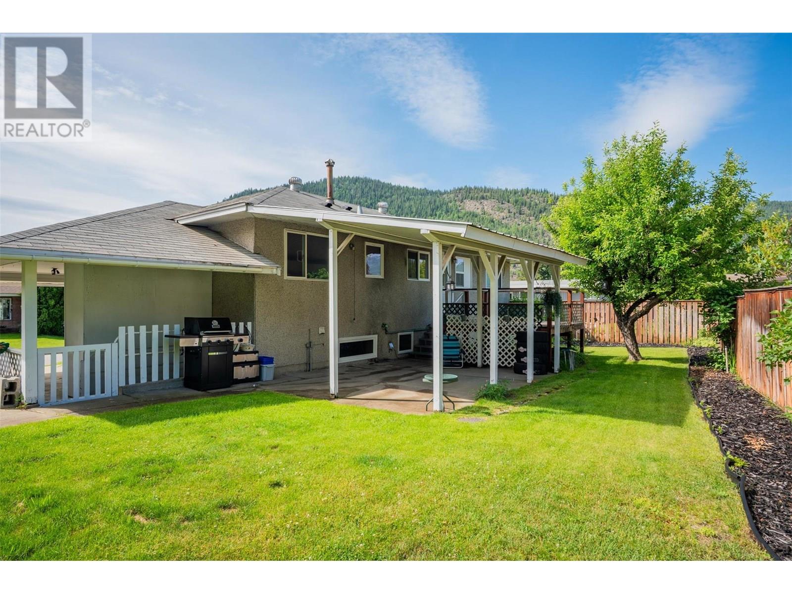 3725 Dogwood Drive, Trail, British Columbia  V1R 2V4 - Photo 6 - 10357865