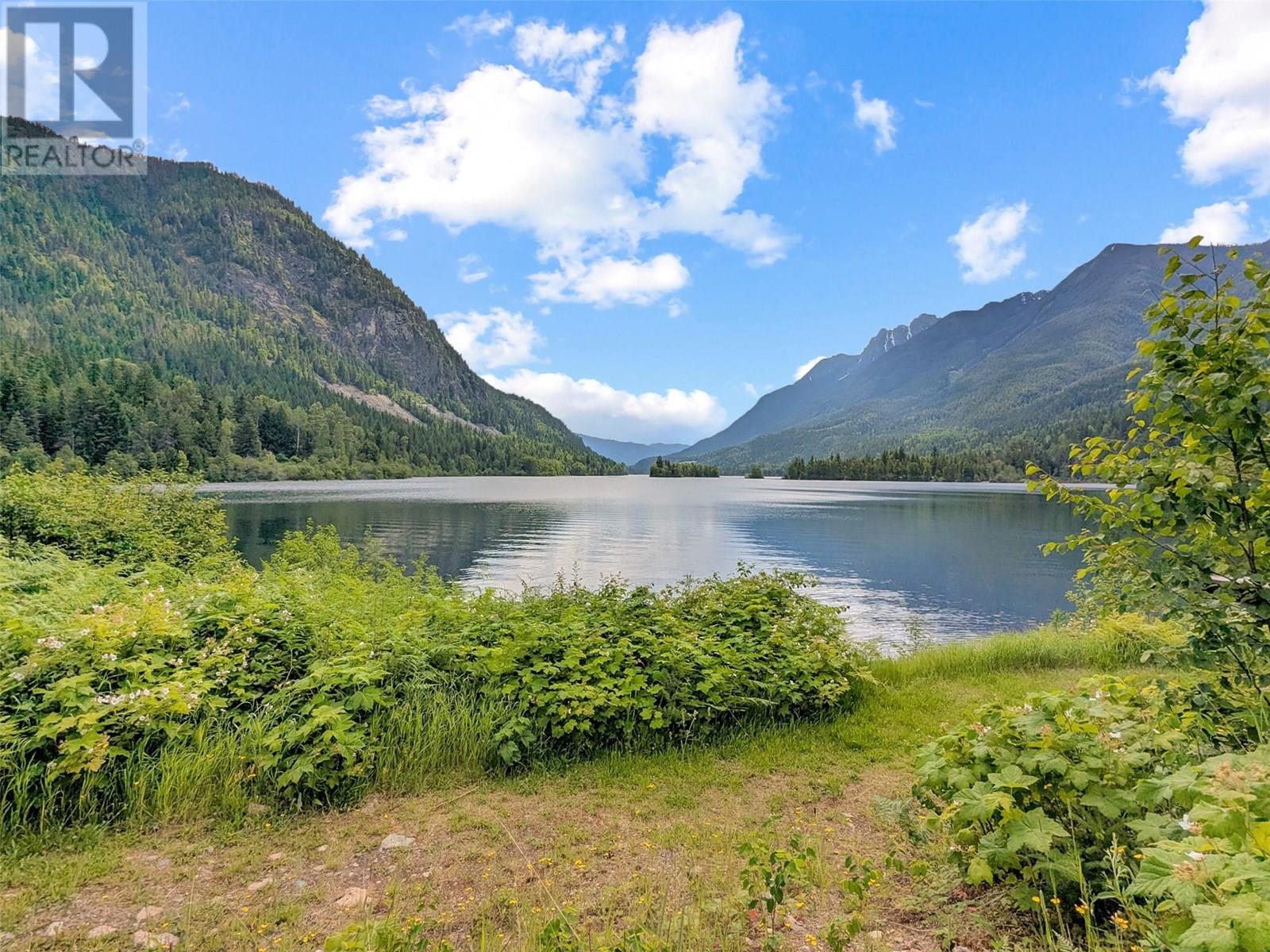 217 Island View Road, Summit Lake, British Columbia  V0G 2S0 - Photo 4 - 10357444