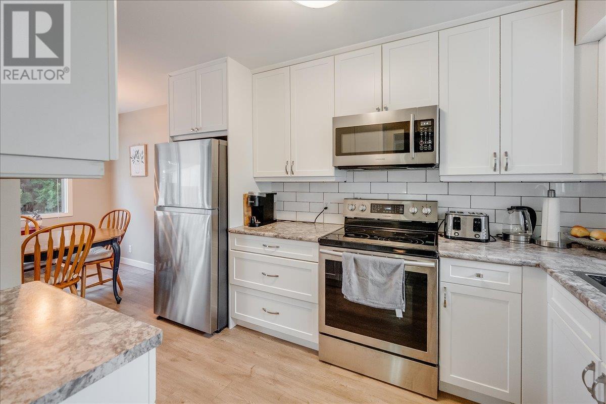 1210 Primrose Street, Trail, British Columbia  V1R 4M7 - Photo 5 - 10357985
