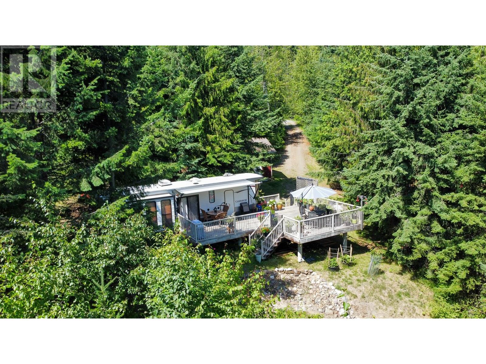 6240 Lake Street, Kaslo, British Columbia  V0G 1M0 - Photo 1 - 10356361