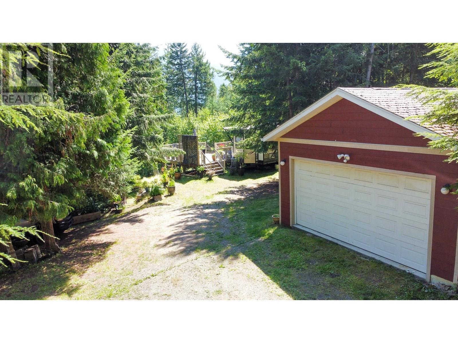 6240 Lake Street, Kaslo, British Columbia  V0G 1M0 - Photo 11 - 10356361