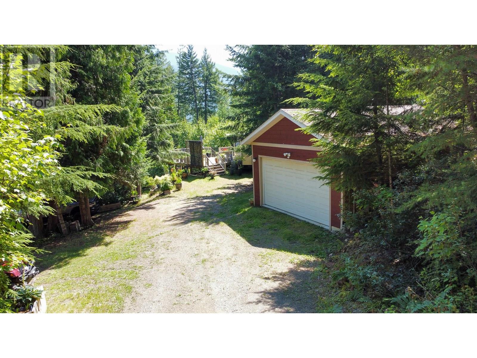6240 Lake Street, Kaslo, British Columbia  V0G 1M0 - Photo 12 - 10356361