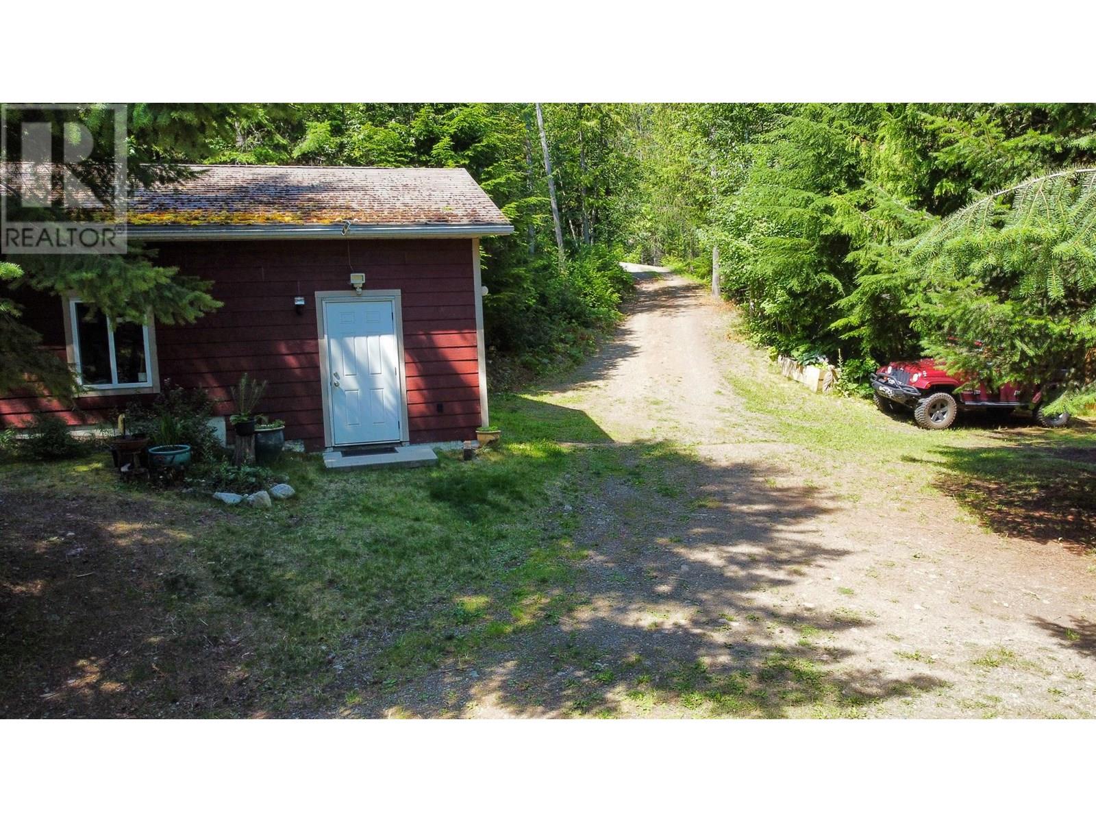 6240 Lake Street, Kaslo, British Columbia  V0G 1M0 - Photo 13 - 10356361