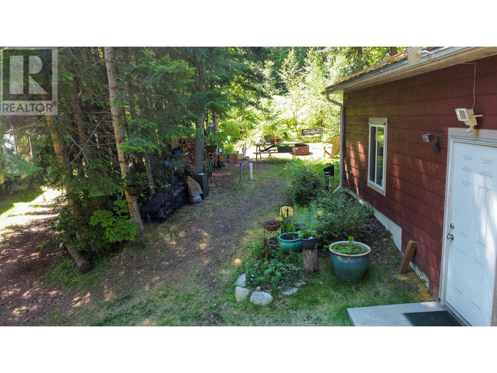 6240 Lake Street, Kaslo, British Columbia  V0G 1M0 - Photo 16 - 10356361