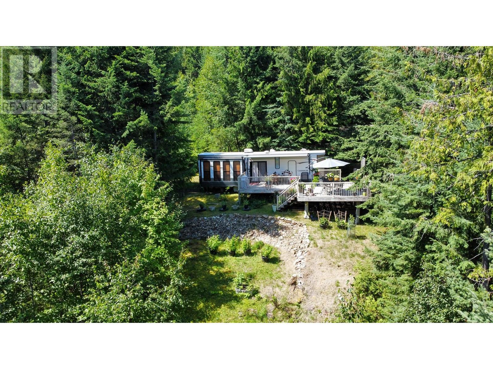 6240 Lake Street, Kaslo, British Columbia  V0G 1M0 - Photo 2 - 10356361