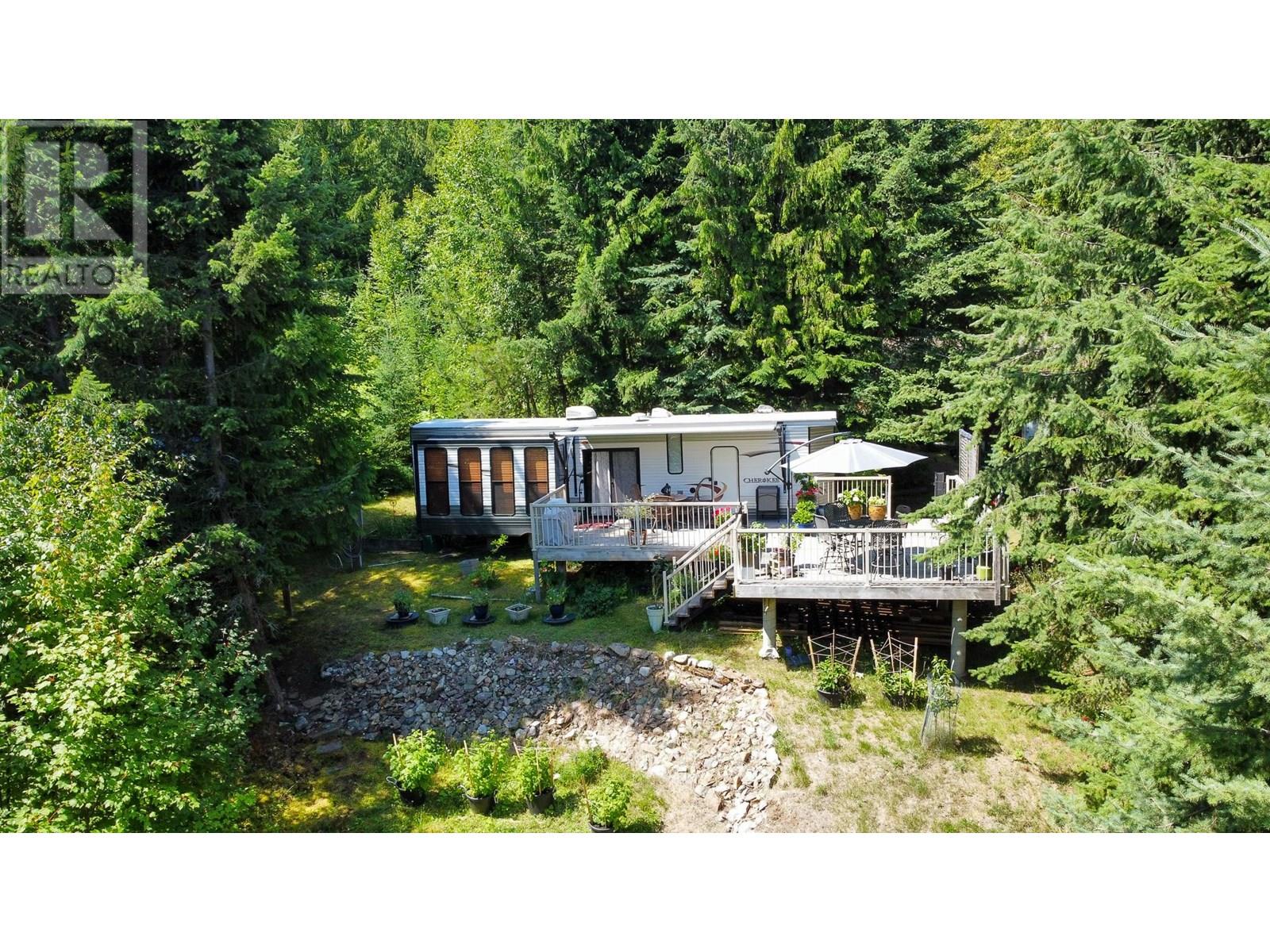 6240 Lake Street, Kaslo, British Columbia  V0G 1M0 - Photo 3 - 10356361