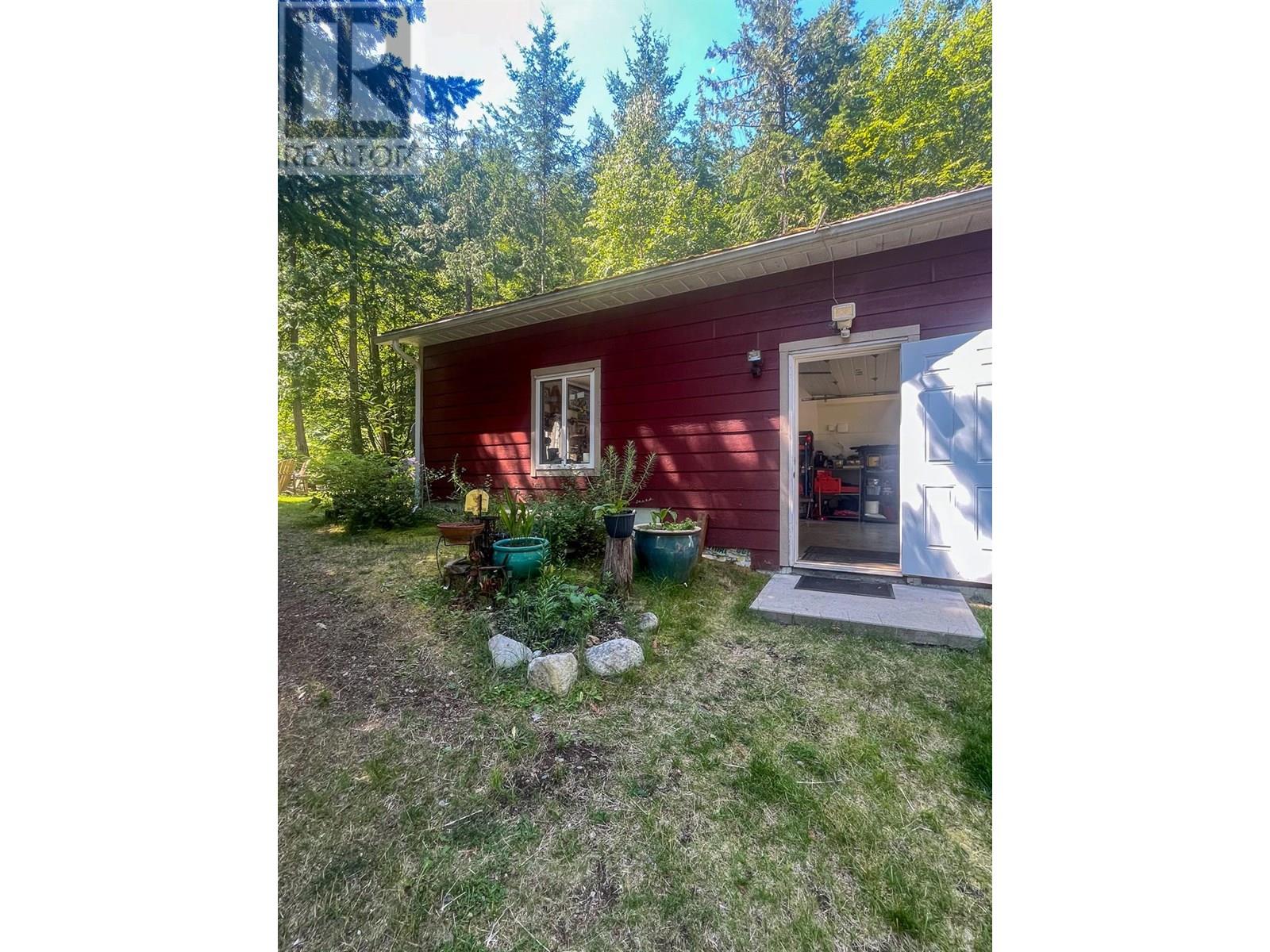 6240 Lake Street, Kaslo, British Columbia  V0G 1M0 - Photo 35 - 10356361