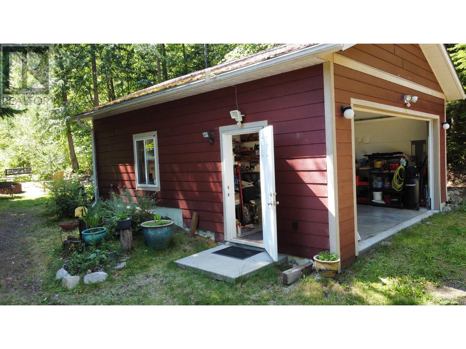 6240 Lake Street, Kaslo, British Columbia  V0G 1M0 - Photo 36 - 10356361