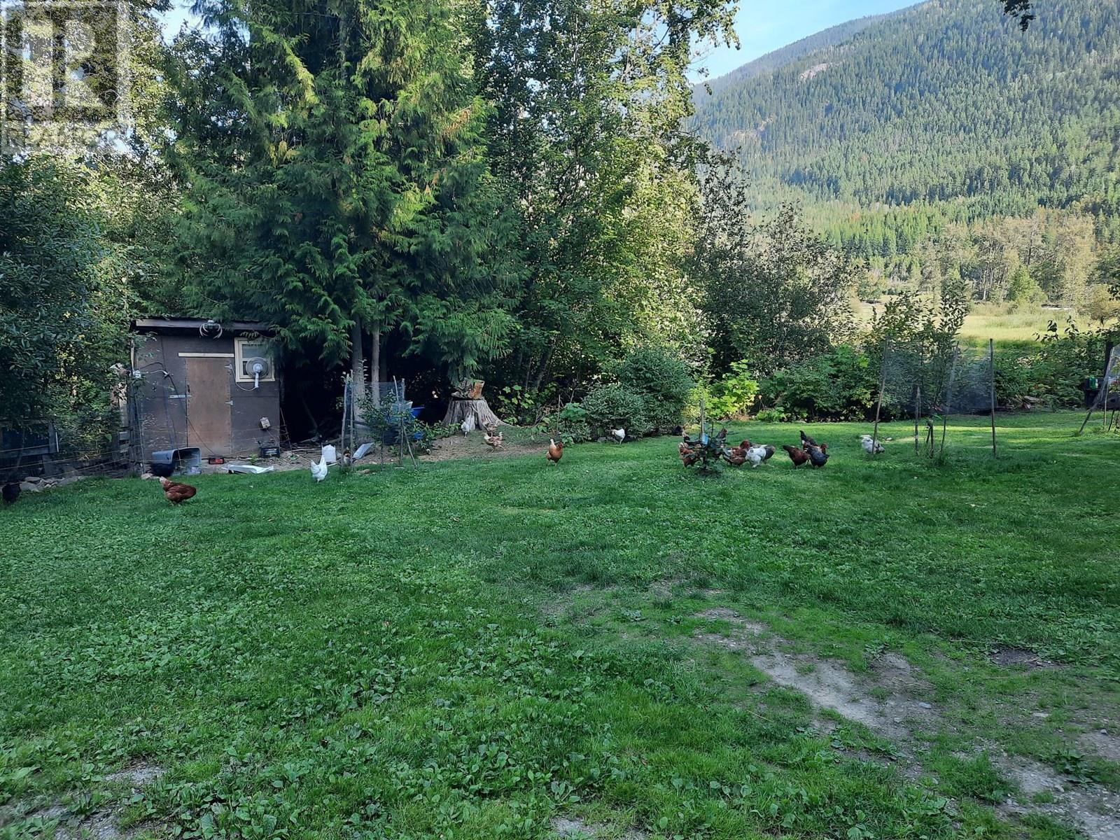 4640 Slocan River Road, Winlaw, British Columbia  V0G 2J0 - Photo 13 - 10358126