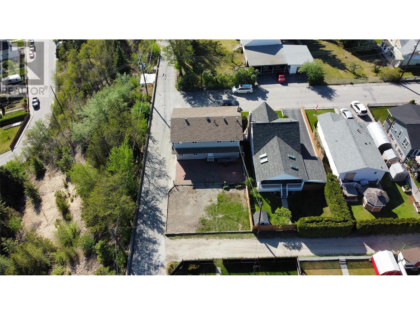 1610 Mcbride Street, Trail, British Columbia  V1R 2Z6 - Photo 6 - 10357895