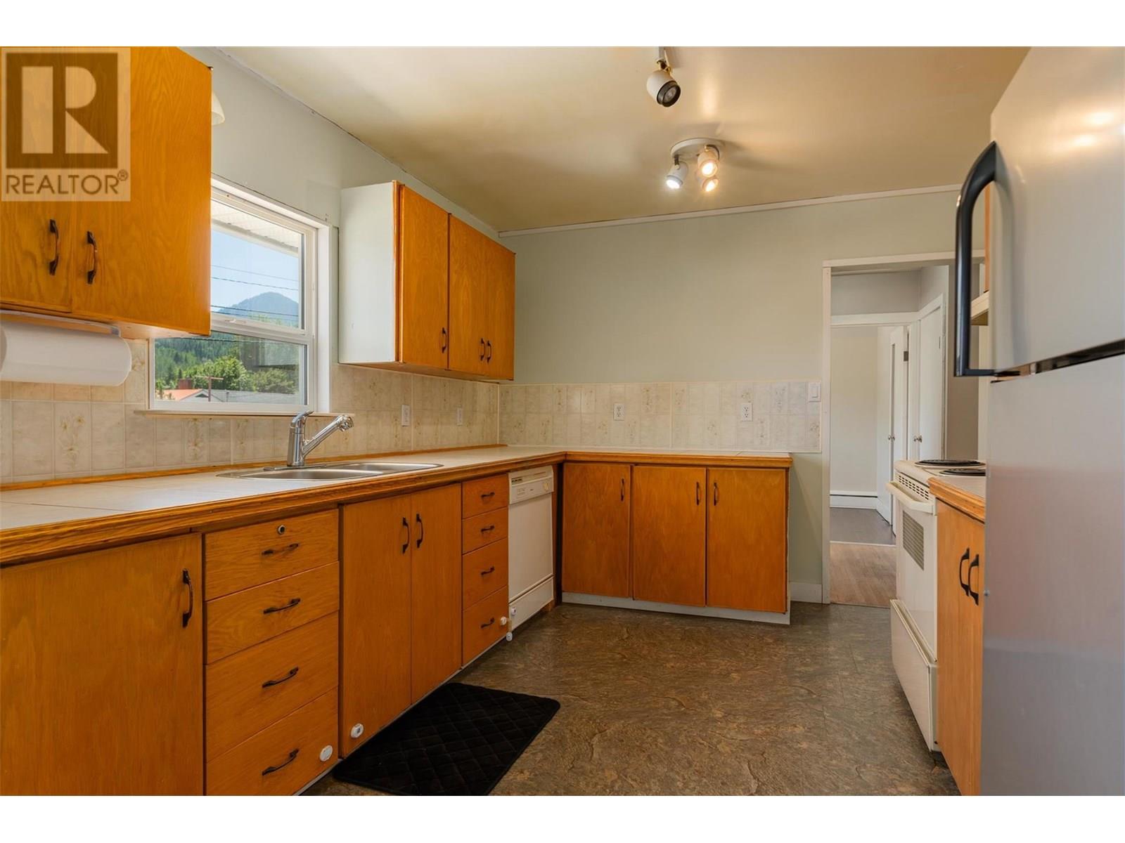 624 Schofield Highway, Warfield, British Columbia  V1R 2G8 - Photo 8 - 10357849
