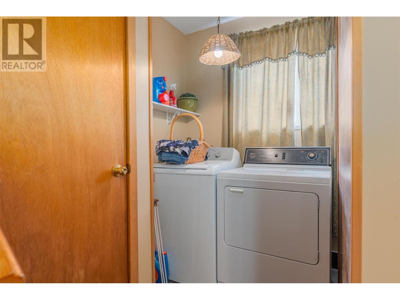 2068 Sixth Avenue, Trail, British Columbia  V1R 3B5 - Photo 12 - 10357889