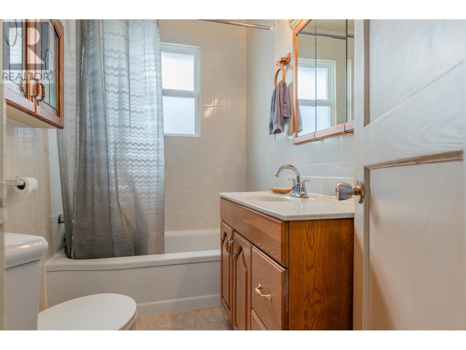2068 Sixth Avenue, Trail, British Columbia  V1R 3B5 - Photo 13 - 10357889