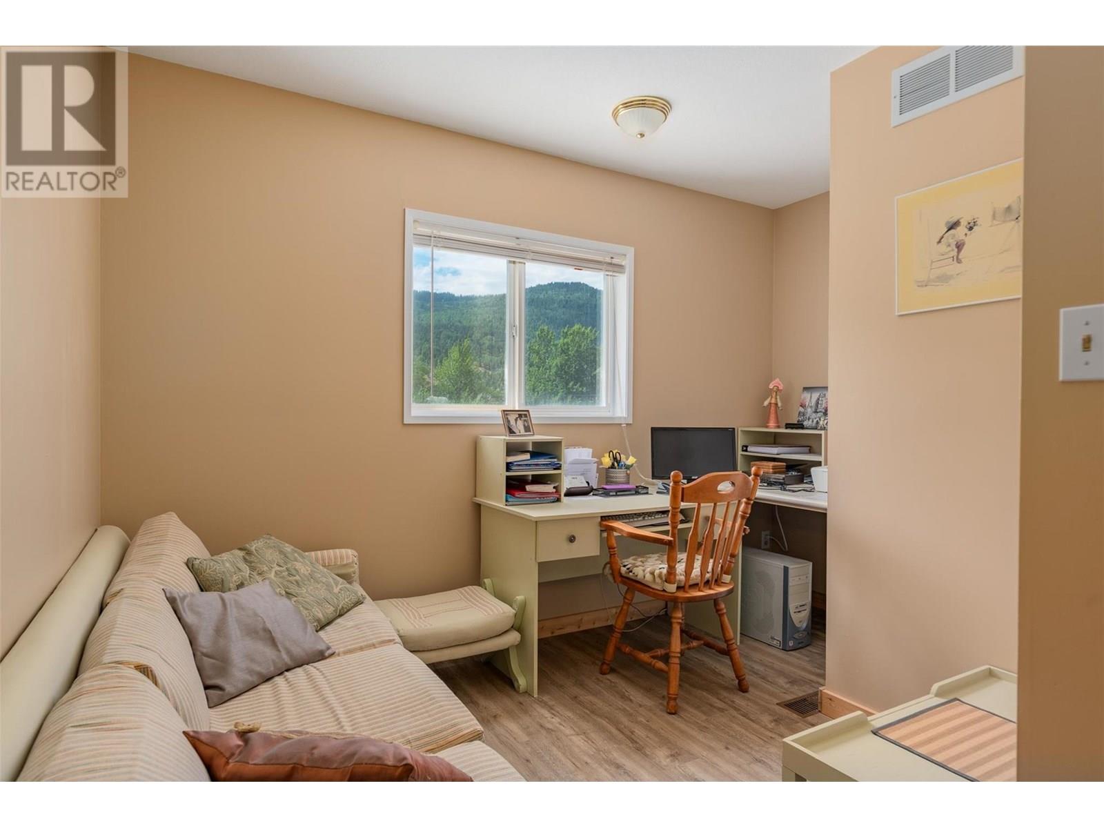2068 Sixth Avenue, Trail, British Columbia  V1R 3B5 - Photo 16 - 10357889