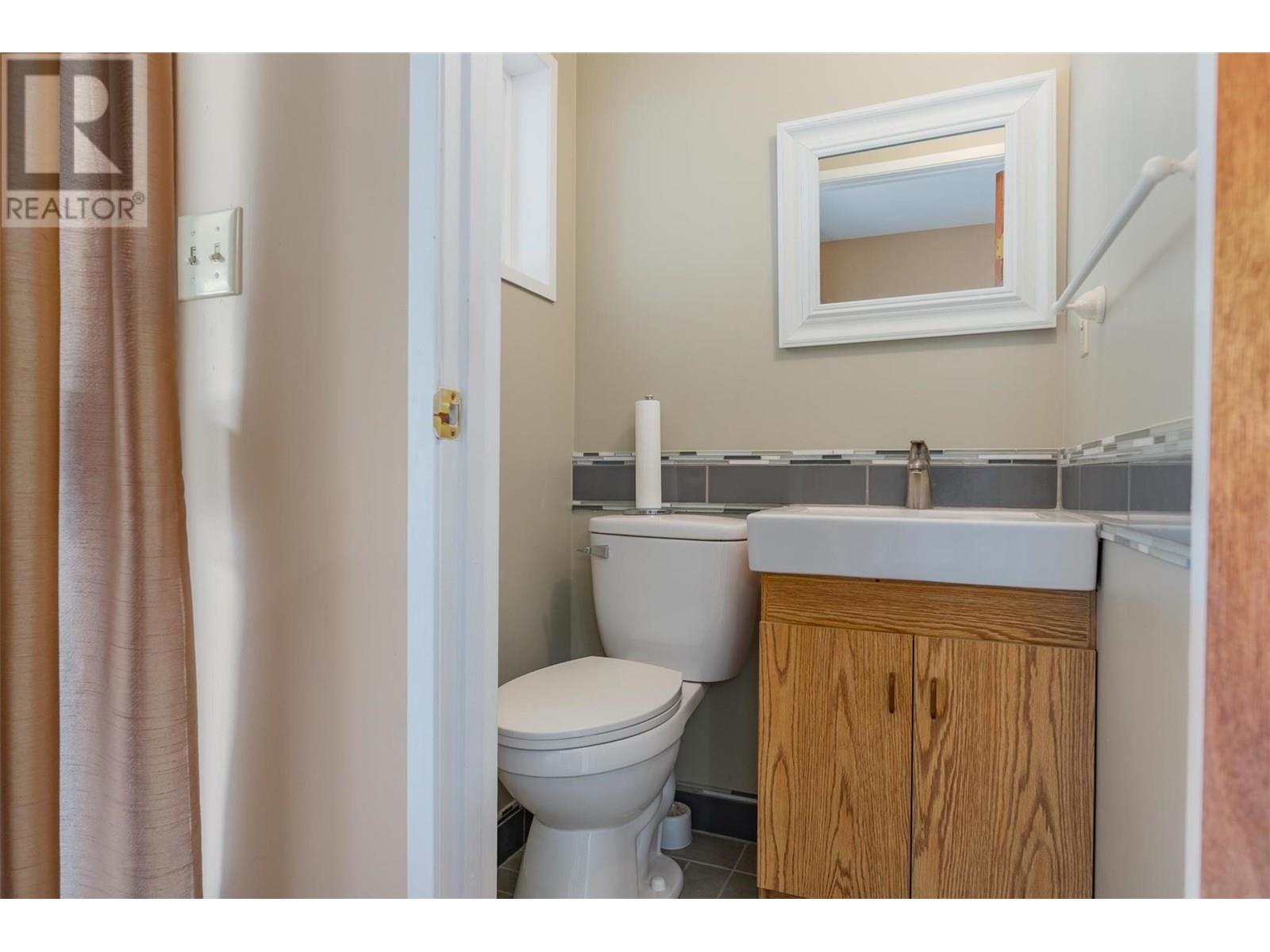 2068 Sixth Avenue, Trail, British Columbia  V1R 3B5 - Photo 22 - 10357889