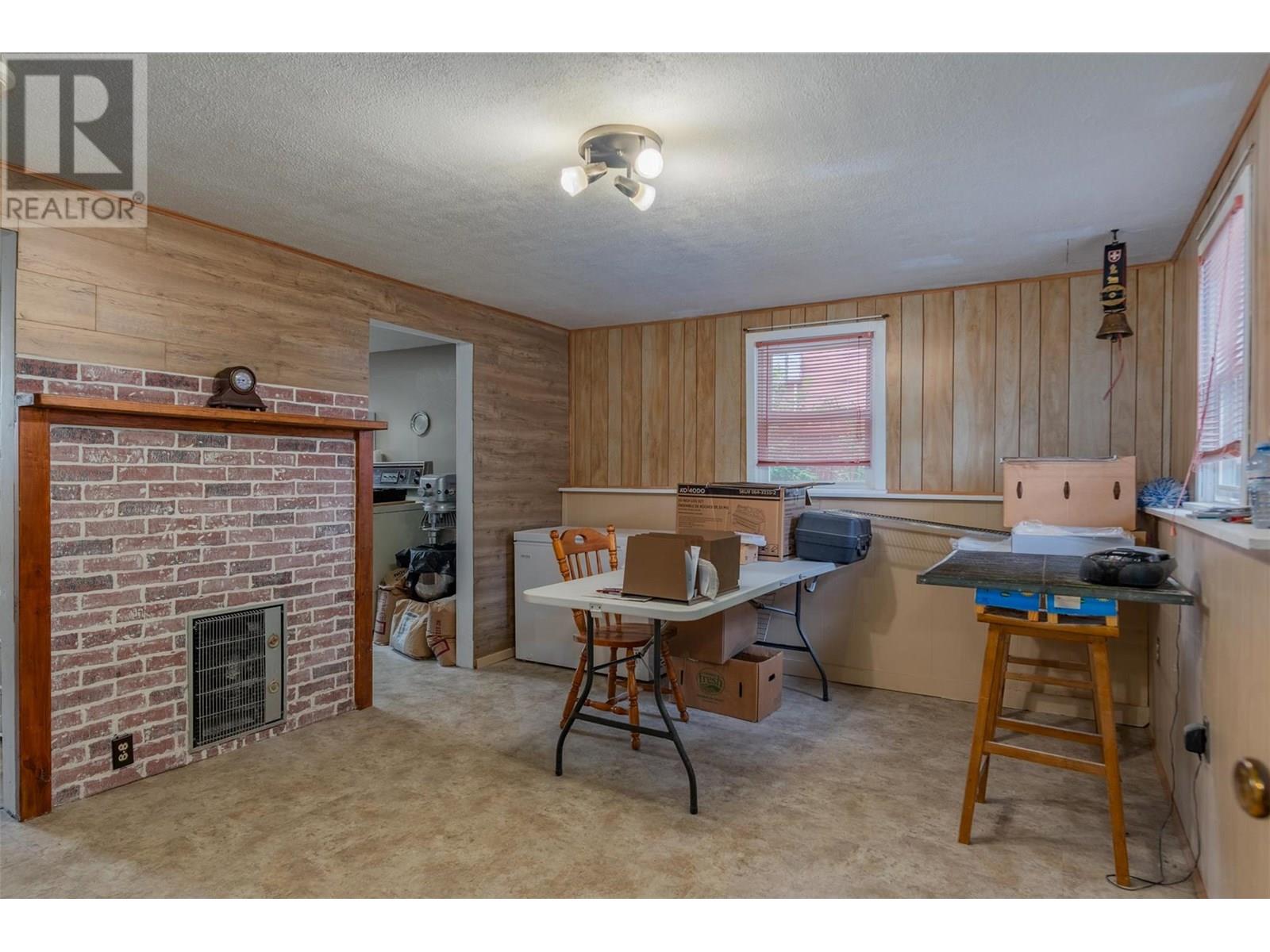 2068 Sixth Avenue, Trail, British Columbia  V1R 3B5 - Photo 25 - 10357889