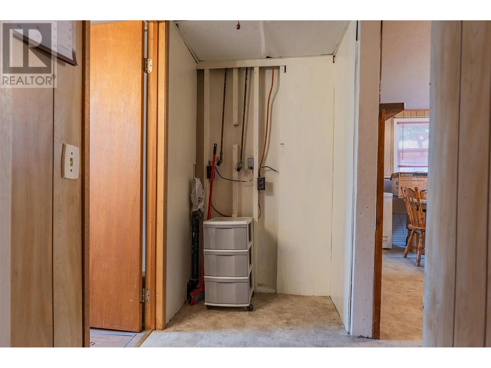 2068 Sixth Avenue, Trail, British Columbia  V1R 3B5 - Photo 29 - 10357889