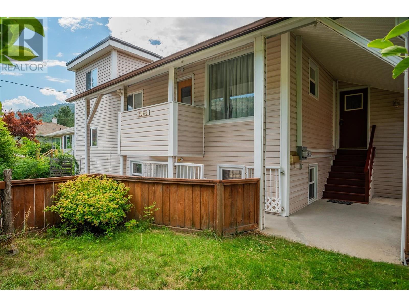 2068 Sixth Avenue, Trail, British Columbia  V1R 3B5 - Photo 34 - 10357889
