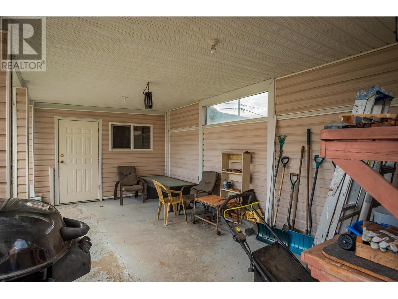 2068 Sixth Avenue, Trail, British Columbia  V1R 3B5 - Photo 37 - 10357889