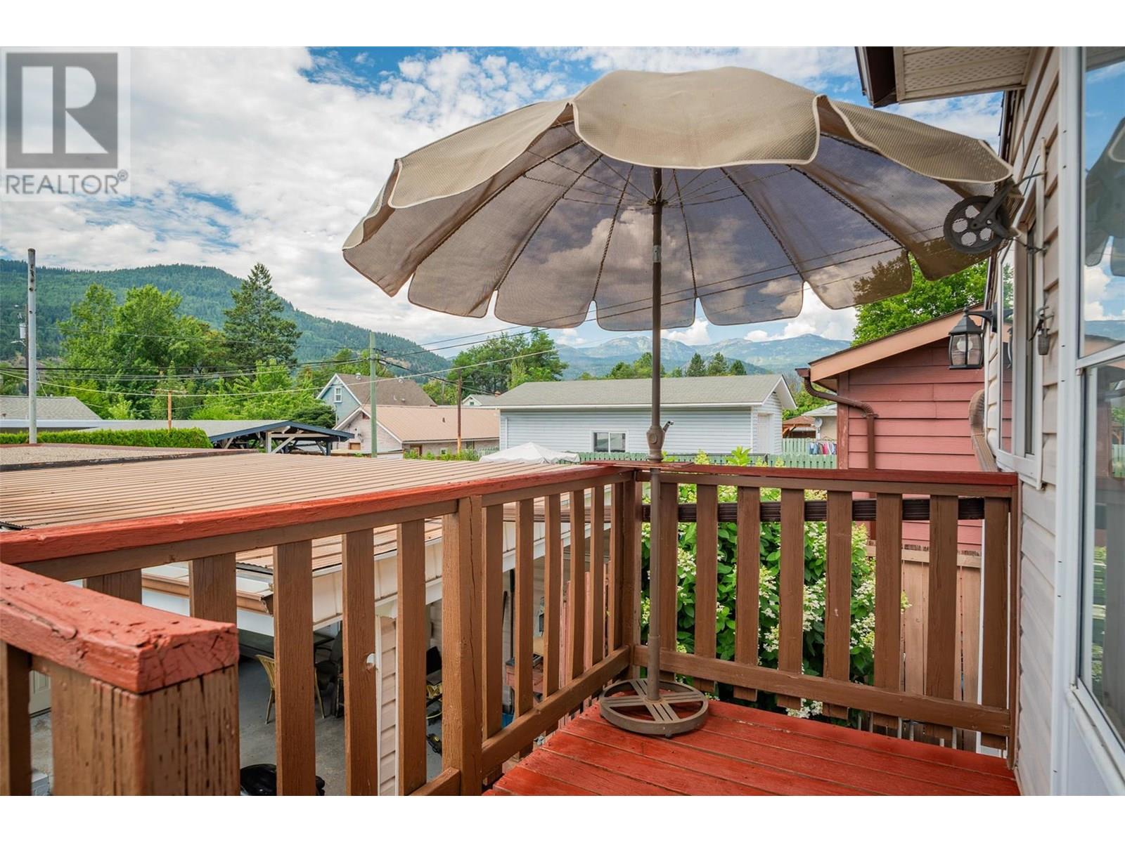 2068 Sixth Avenue, Trail, British Columbia  V1R 3B5 - Photo 42 - 10357889