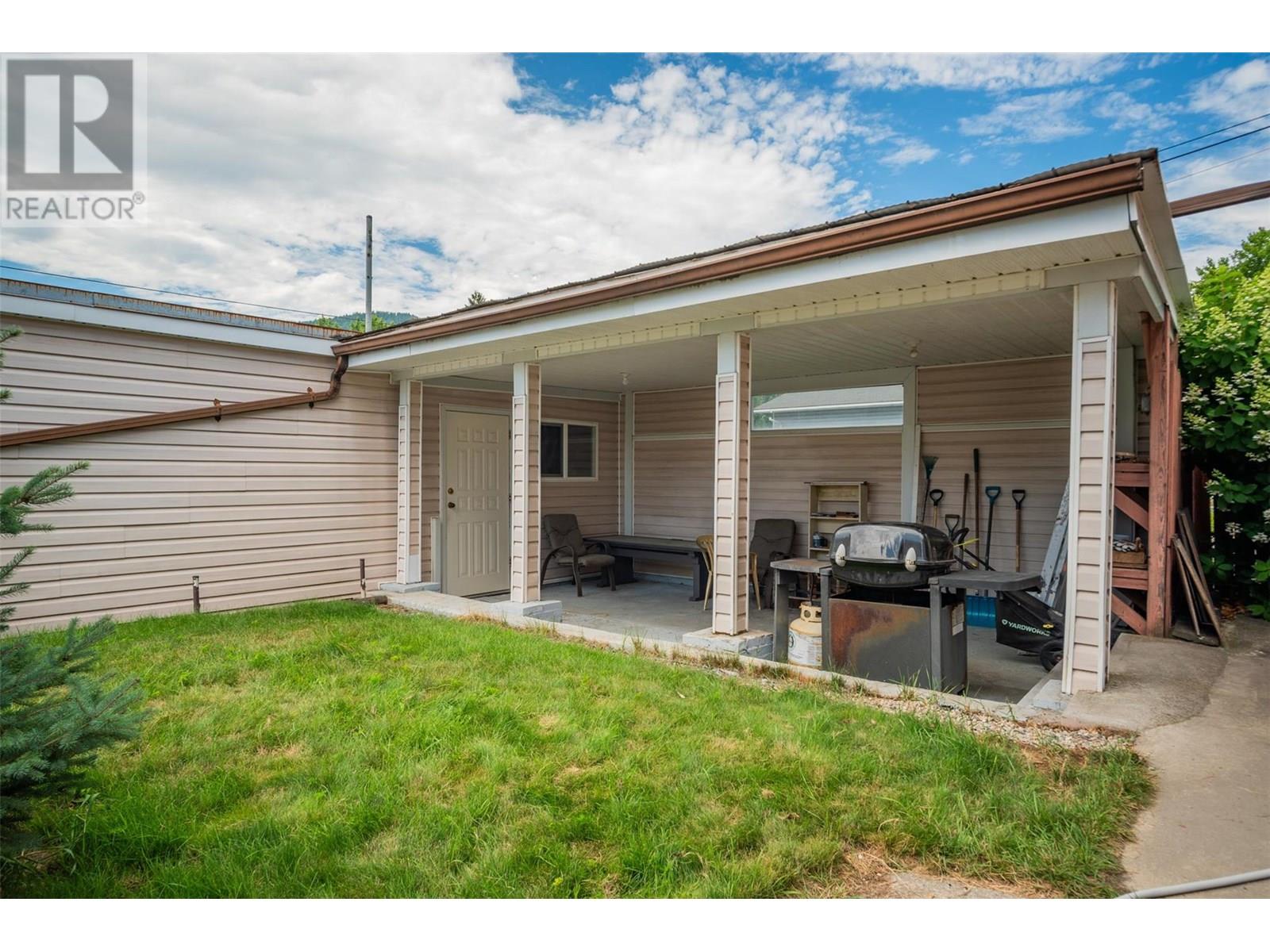 2068 Sixth Avenue, Trail, British Columbia  V1R 3B5 - Photo 45 - 10357889