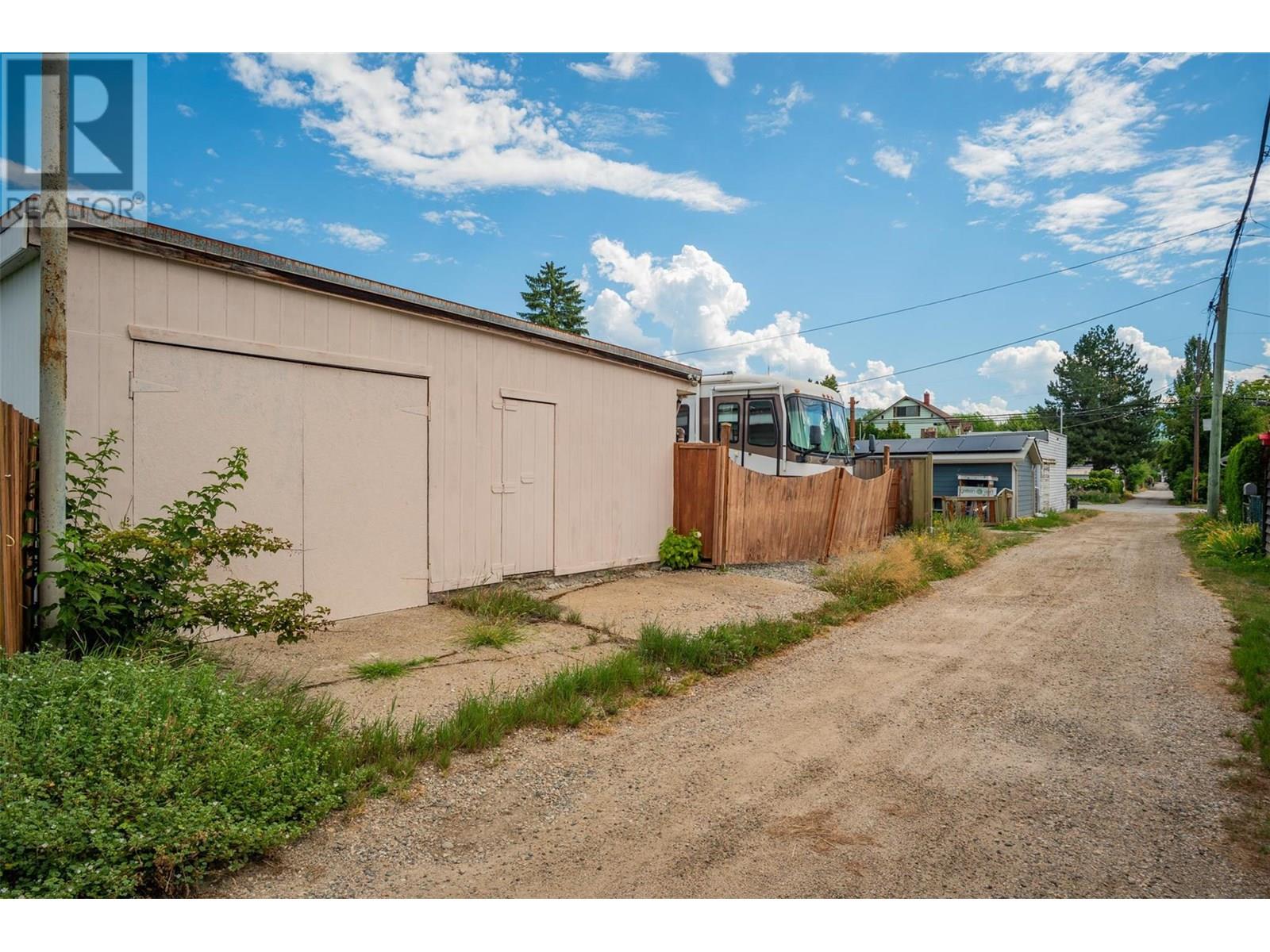 2068 Sixth Avenue, Trail, British Columbia  V1R 3B5 - Photo 50 - 10357889