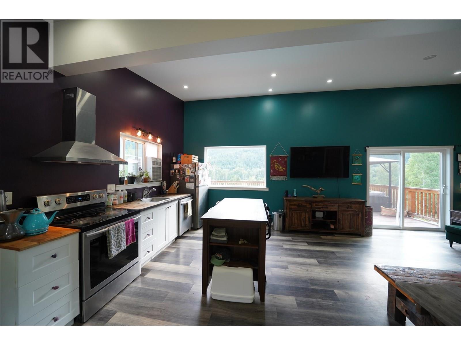 3364 Koch Siding Road, Slocan Park, British Columbia  V0G 2E0 - Photo 17 - 10358059