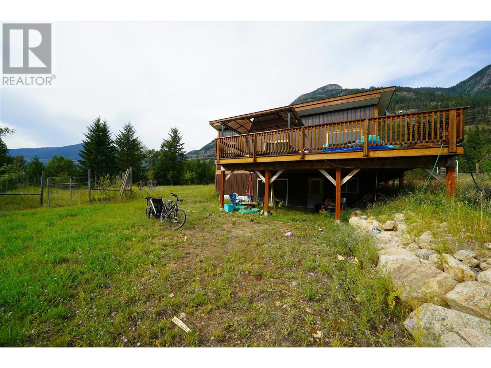 3364 Koch Siding Road, Slocan Park, British Columbia  V0G 2E0 - Photo 8 - 10358059