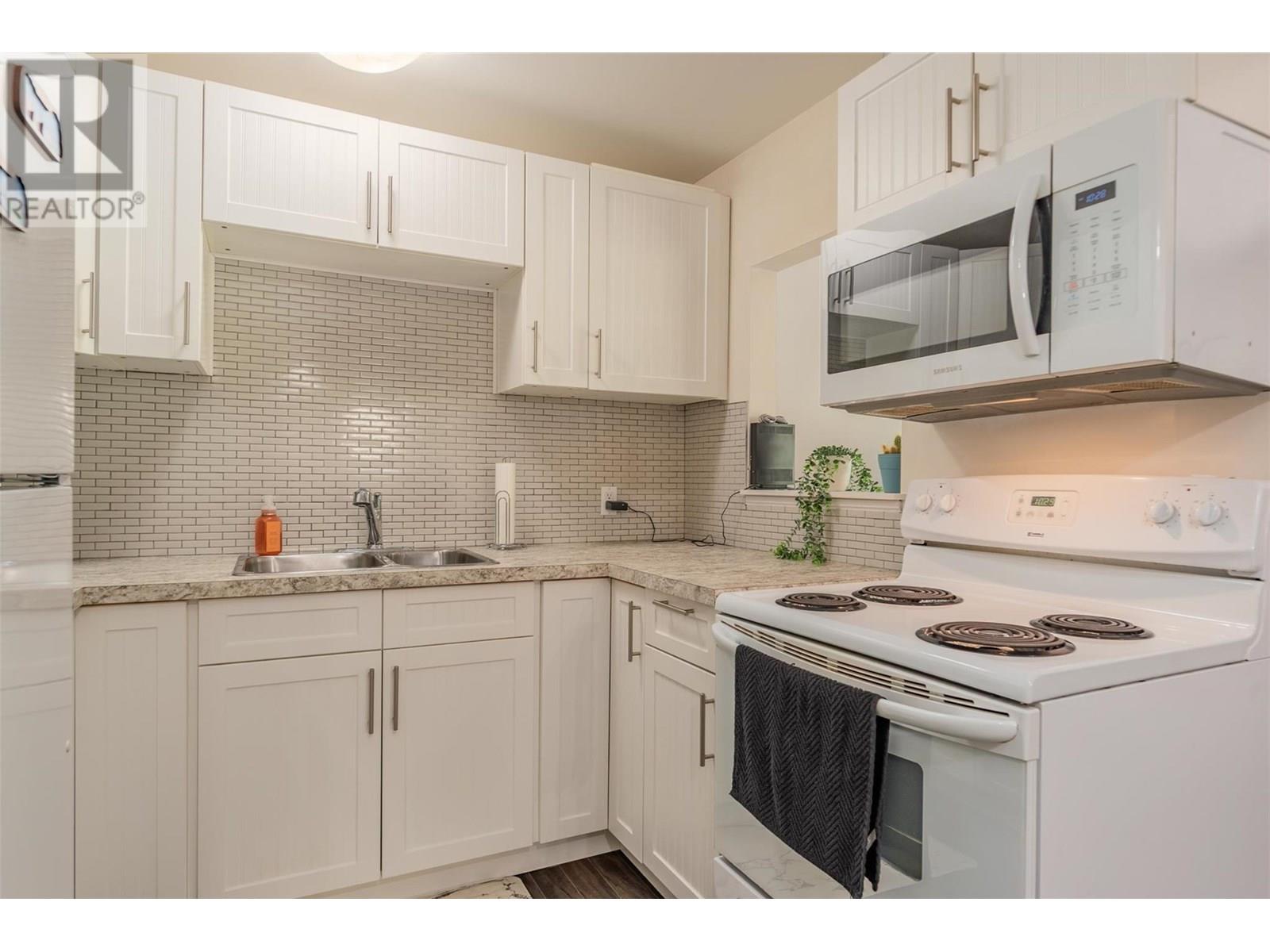 880 Wordsworth Avenue Unit# 212, Warfield, British Columbia  V1R 2E9 - Photo 4 - 10358032