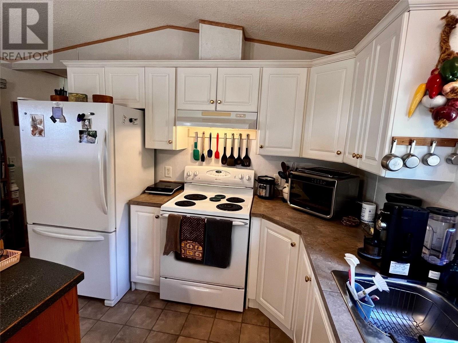3867 Rock Island Road, Nakusp, British Columbia  V0G 1R1 - Photo 14 - 10358198