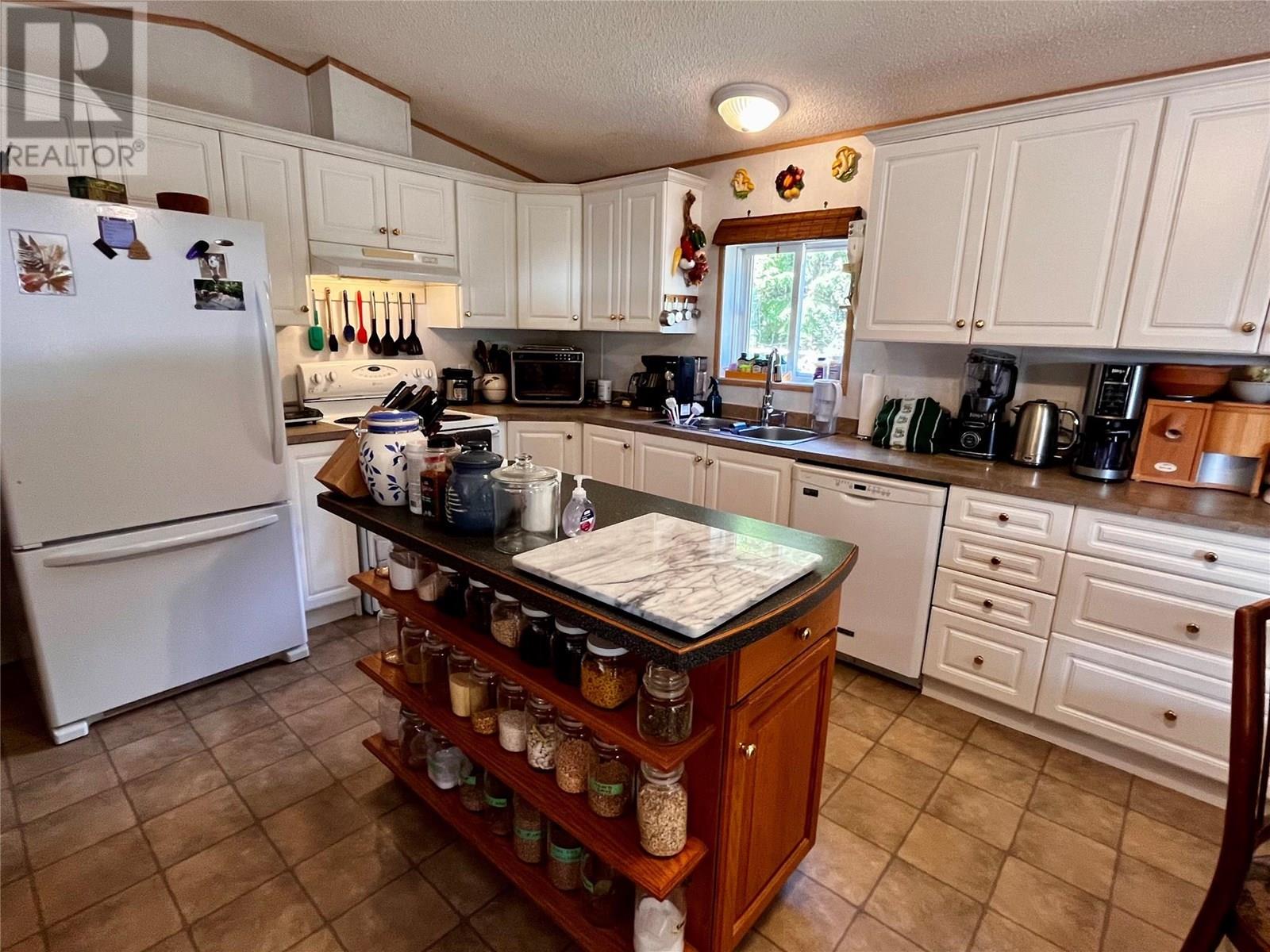 3867 Rock Island Road, Nakusp, British Columbia  V0G 1R1 - Photo 22 - 10358198