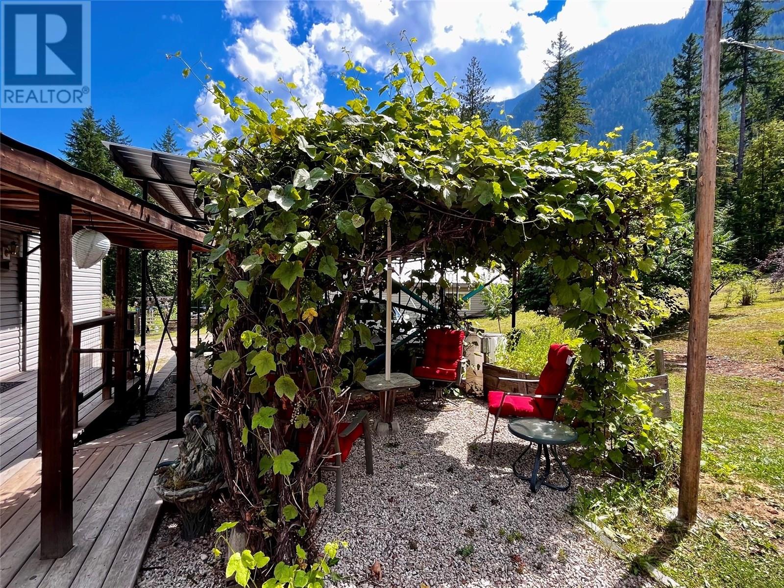 3867 Rock Island Road, Nakusp, British Columbia  V0G 1R1 - Photo 35 - 10358198
