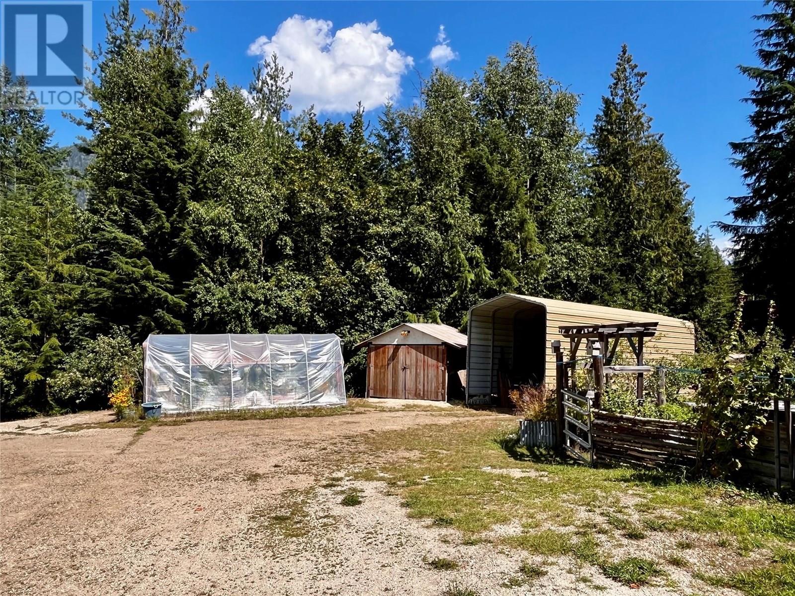 3867 Rock Island Road, Nakusp, British Columbia  V0G 1R1 - Photo 5 - 10358198